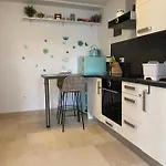 Paris נייביצה